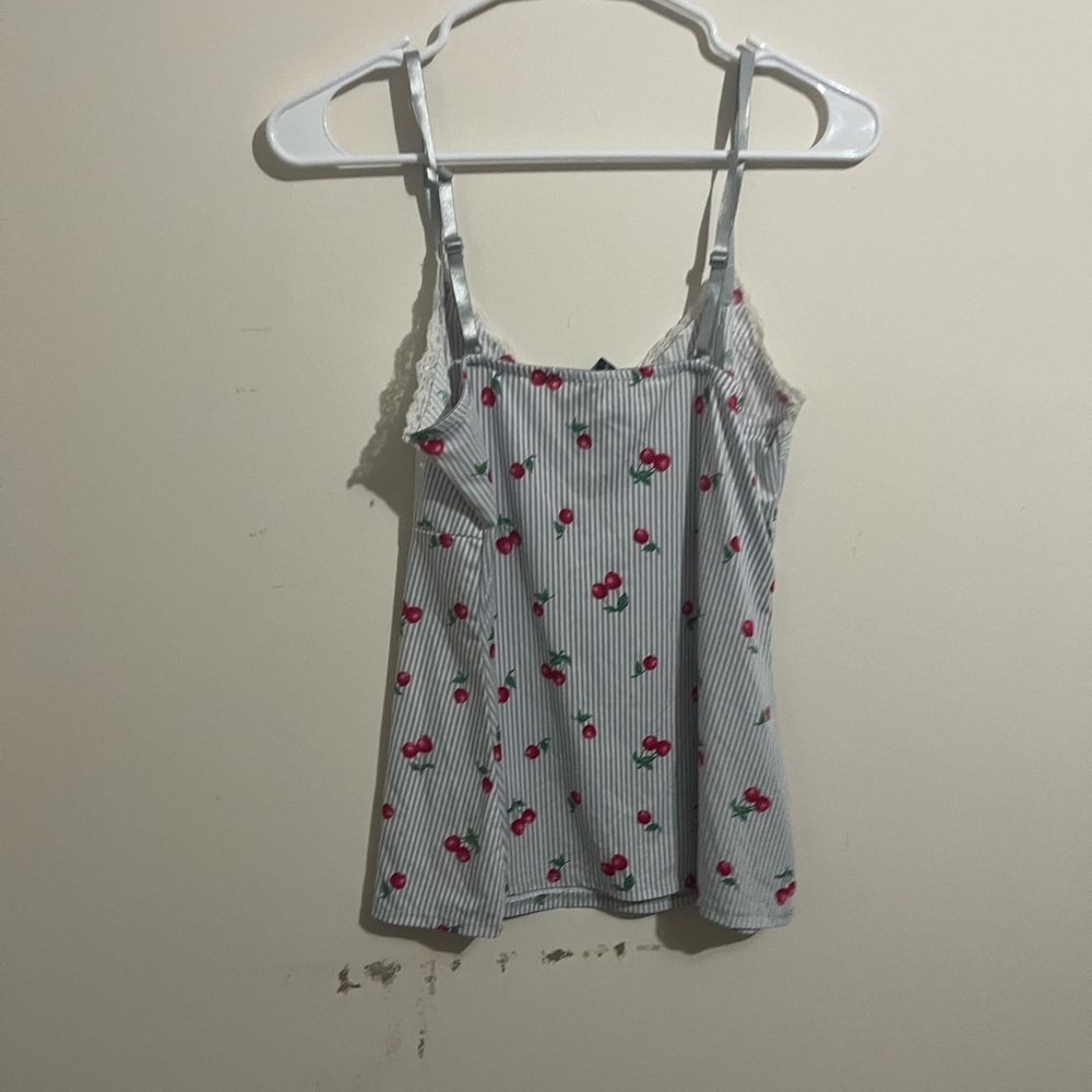 Laura Ashley Tank Top ๐ - Picture 3 of 3
